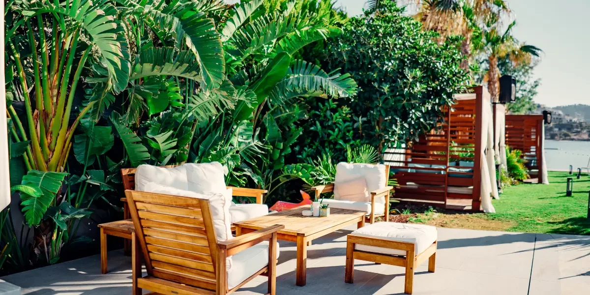 Choosing the Best Cover to Protect Your Garden Furniture