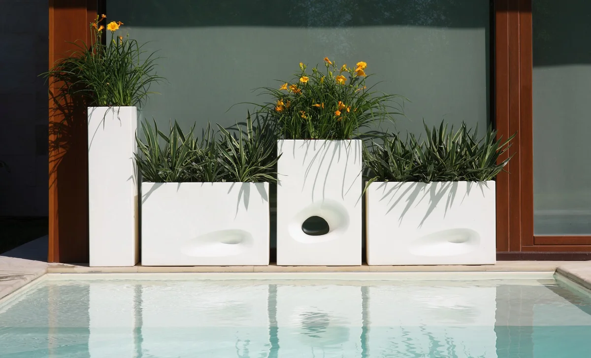 Transforming Pots into Stunning Compositions